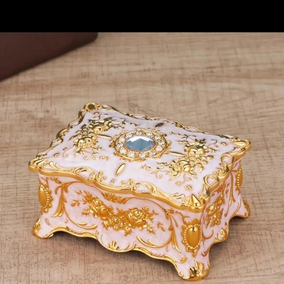 Gold and Perl Ornate Jewelry Box with Crystal Accent. - Picture 2 of 3